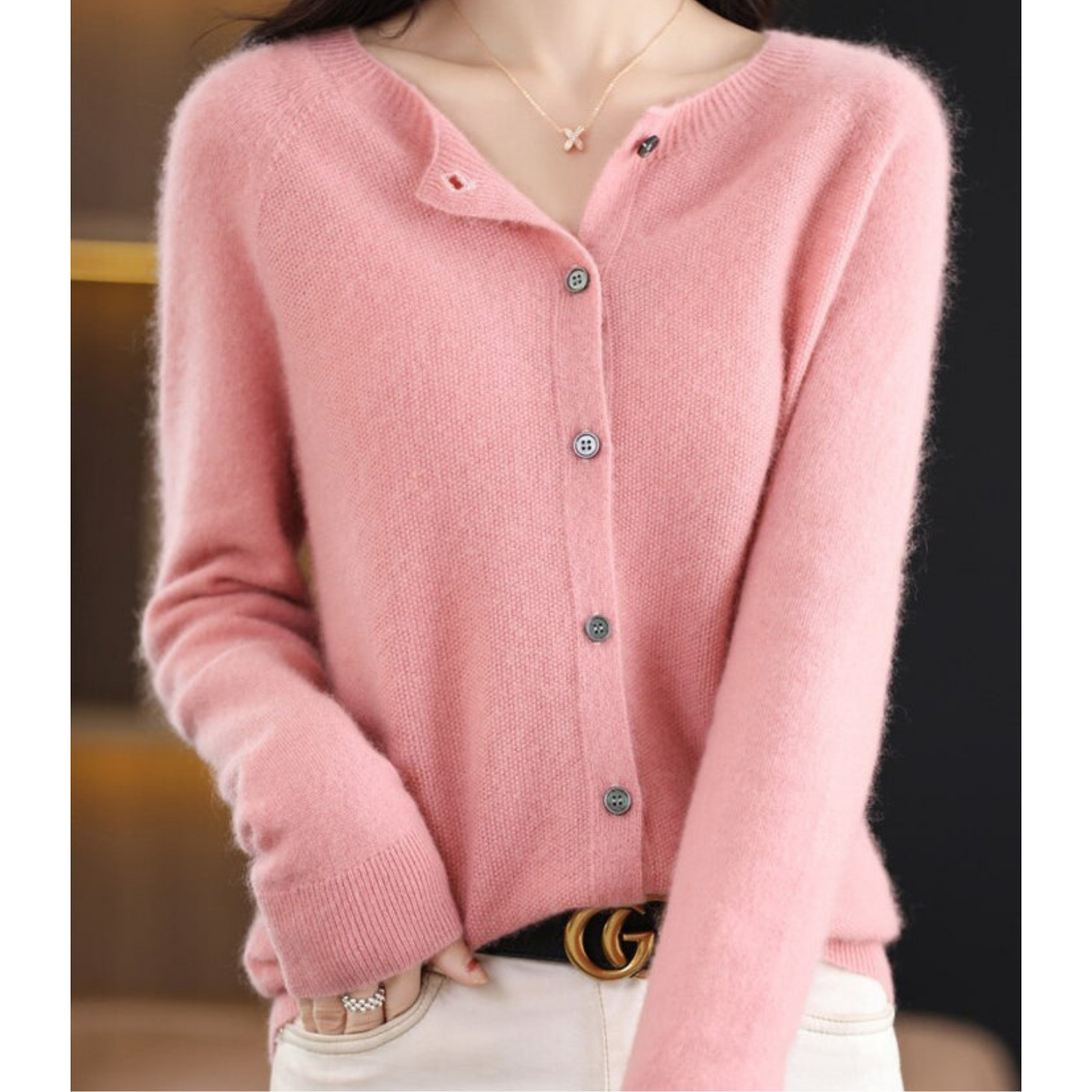 Damen-Strickjacke mit O-Ausschnitt aus reiner Merinowolle