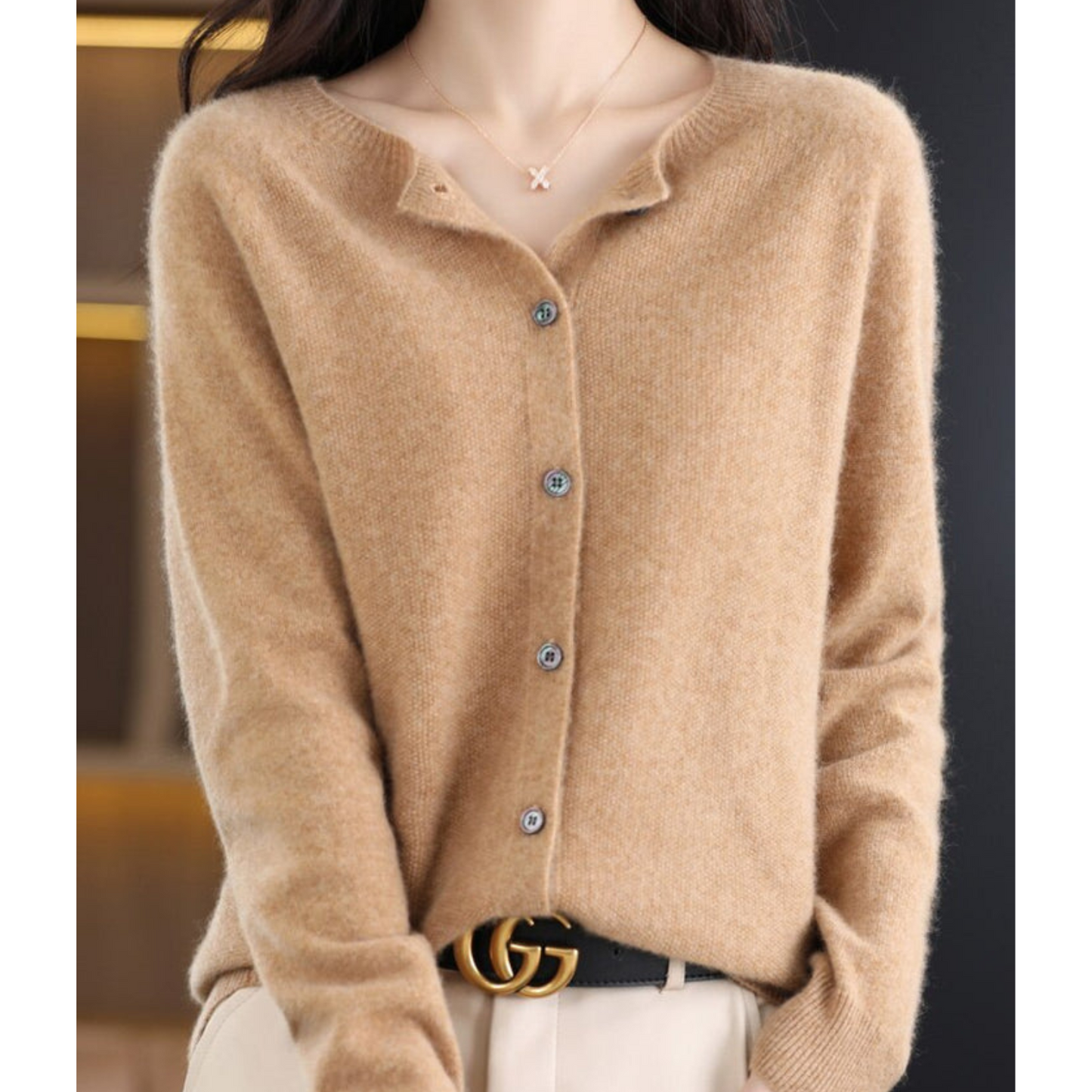 Damen-Strickjacke mit O-Ausschnitt aus reiner Merinowolle