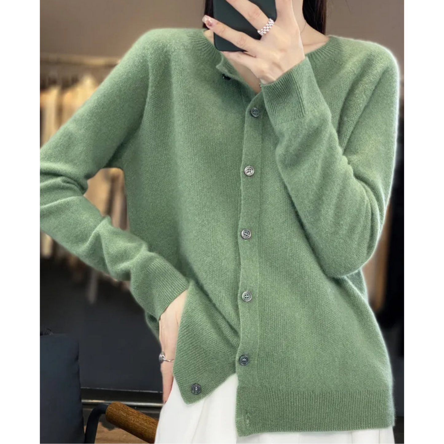 Damen-Strickjacke mit O-Ausschnitt aus reiner Merinowolle