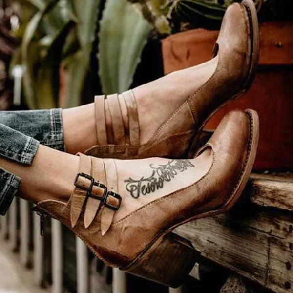Neda - Stylische Pumps mit Fesselriemchen