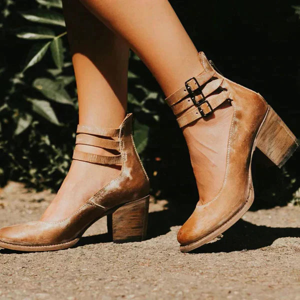 Neda - Stylische Pumps mit Fesselriemchen