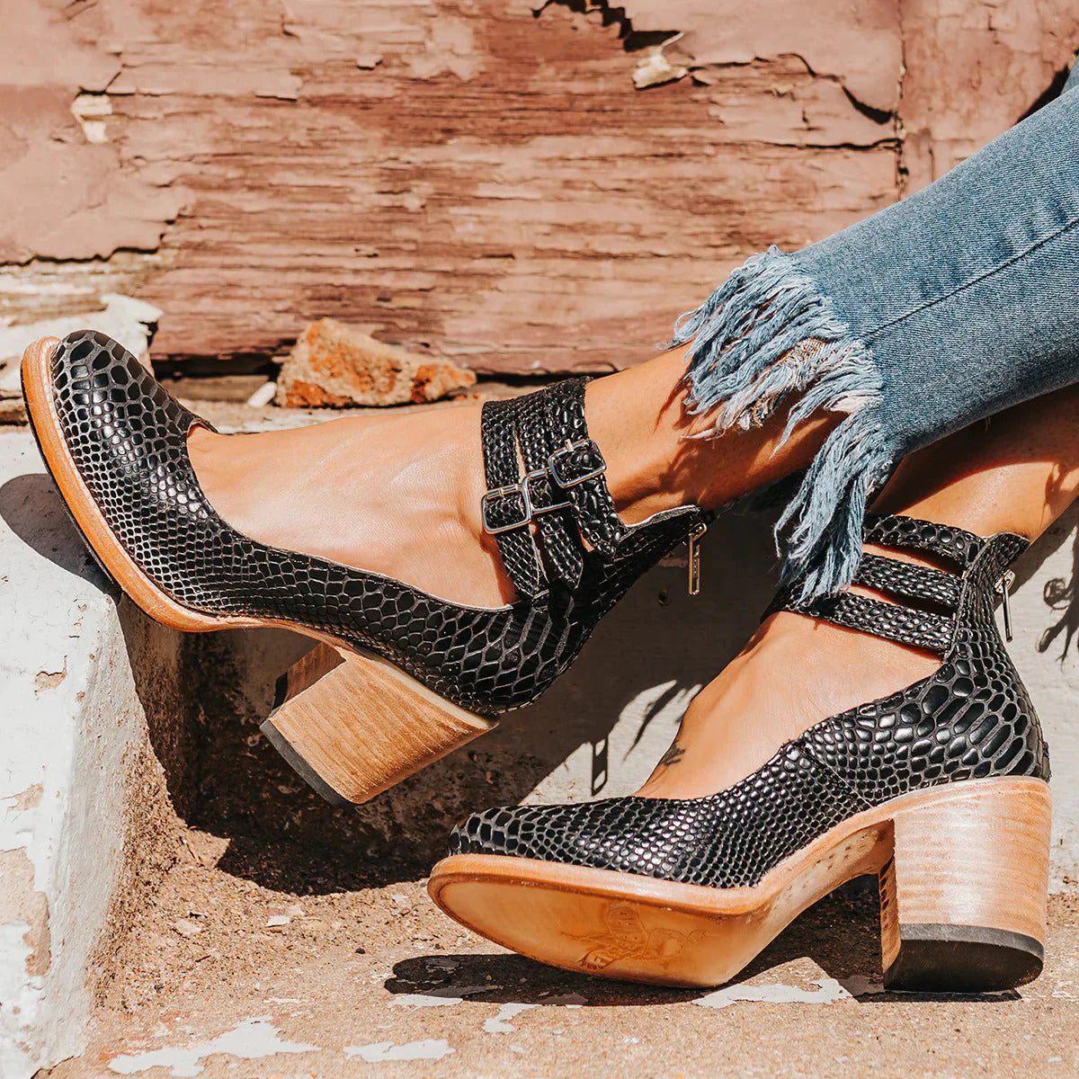 Neda - Stylische Pumps mit Fesselriemchen