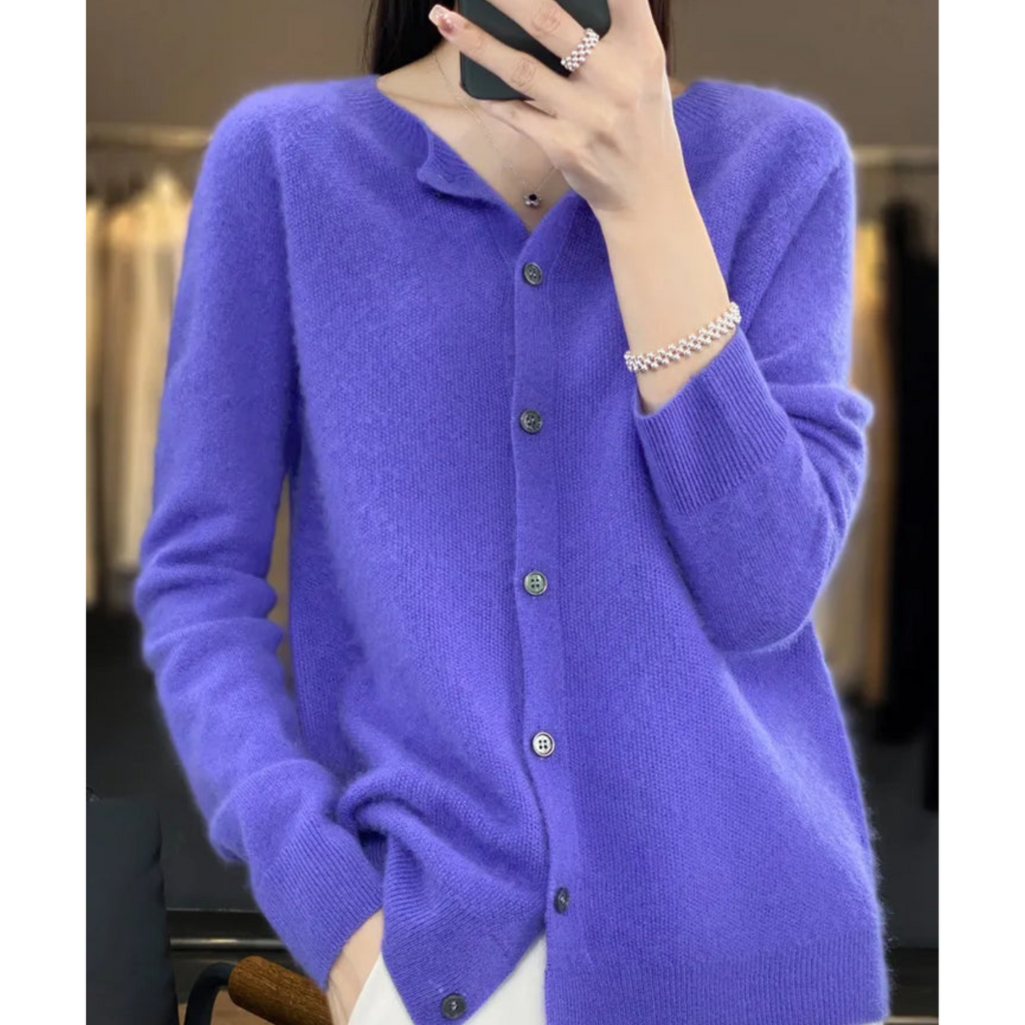 Damen-Strickjacke mit O-Ausschnitt aus reiner Merinowolle