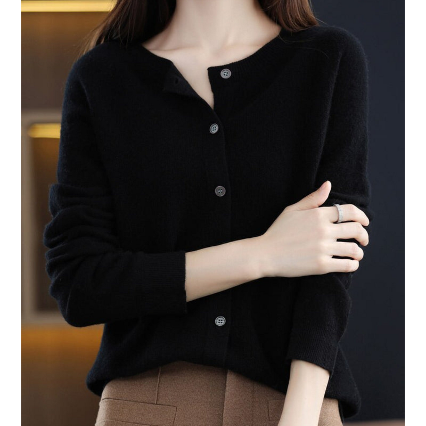Damen-Strickjacke mit O-Ausschnitt aus reiner Merinowolle